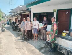 Peduli Sesama, Babinsa Jagalan Berikan Bantuan Sembako Kepada Warga Tidak Mampu