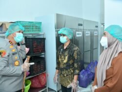 Pastikan Layak Produksi Makanan Dapur SPPG Polda Sulteng, Kapolda Lakukan Sidak