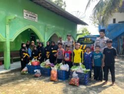 Dari Pasar Karanganyar ke Pesantren: Cara Polisi Kebumen Menyemai Solidaritas