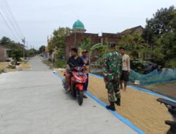 Babinsa Koramil 11/Sayung Komsos Dengan Petani Diwilayah Binaan