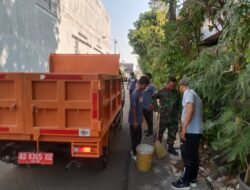 Kerja Bhakti Pembersihan Lingkungan, Langkah Nyata Babinsa Nusukan Wujudkan Lingkungan Bersih Dan Sehat