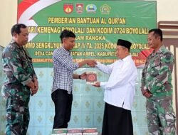 Satgas TMMD Boyolali Serahkan Bantuan Al-Qur’an untuk Masjid Jami Darul Falah