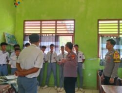 Bhabinkamtibmas sampaikan himbauan kepada para murid hindari bullying di lingkungan sekolah