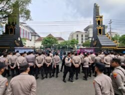 Pengamanan Humanis Warnai Aksi Mahasiswa di Depan Kantor Gubernur Jateng