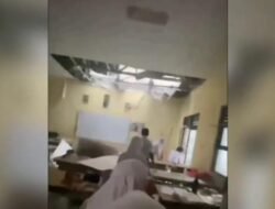 Ruang Kelas 11 SMAN 17 Kabupaten Tangerang Ambruk Tersambar Petir