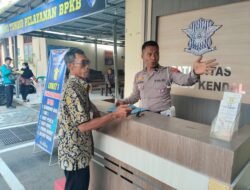Aipda Joko Permudah Akses Informasi Pelayanan di Satpas Polres Kendal