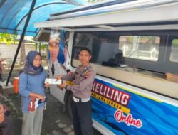 Briptu Verdy Layani Masyarakat di Samsat Keliling Cepiring, Wujudkan Pelayanan Prima Polres Kendal