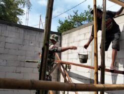 Satgas TMMD Kodim Boyolali dan Warga Kompak Rehap Rumah Ibu Siti di Ampel