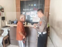 Bripka Ikhsanudin Berikan Pelayanan Terbaik di Samsat Paten Weleri