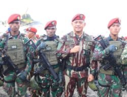 Pangdam IV/Diponegoro Hadiri Upacara Penutupan Pendidikan dan Penyematan Brevet Komando Angkatan-111 di Nusakambangan