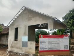 Diduga Gunakan Material Tidak Ber-SNI dan TKDN, Pekerjaan RTLH di Desa Curug panjang Disorot