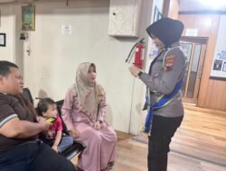 Duta Pelayanan SIM di Satpas Kendal oleh Bripda Nabila