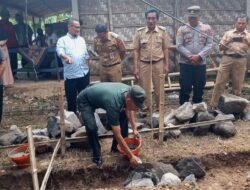 Danramil Hadiri Peletakan Batu Pertama Pembangunan Rumah Layak Huni Milik Pujiyanti