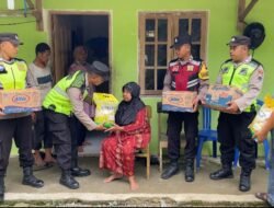 Polres Kebumen Salurkan Bantuan untuk Korban Atap Rumah Runtuh di Rowokele