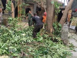 Babinsa Manahan Bersinergi Ciptakan Lingkungan Yang Bersih, Nyaman, Dan Indah