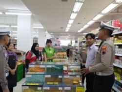 ” Jati Ukir ” ( Ngajak Tertib Untuk Selamatkan Jalan Raya ) di Swalayan Saudara