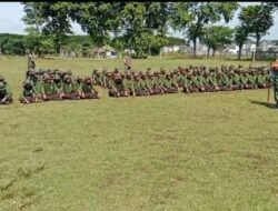 Babinsa Sampaikan Materi Tentang Makna Lambang Negara Indonesia kepada Siswa SMK Binawiyata