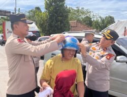 Waka Polres Muara Enim Turun ke Jalan, Sapa Pengguna Jalan di Perlintasan KA Gunung Megang pada OPS Zebra Musi 2025
