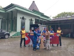 Satpolairud Polres Kebumen Gelar Bakti Religi Bersihkan Masjid Al Ikhlas Sambut HUT Polairud 2025