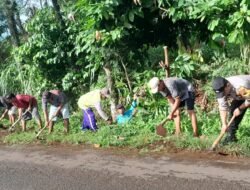 Bhabinkamtibmas dan Warga Gelar Kerja Bakti Bersihkan Lingkungan di Jepara
