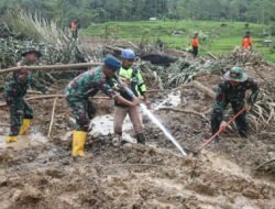 Pencarian Hari ke-6, Prajurit Kodam IV/Diponegoro dan Tim Gabungan Terus Lakukan Evakuasi Korban Longsor di Banjarnegara