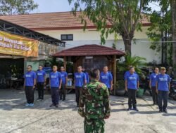 Tingkatkan Kedisiplinan Dan Kesiapan, Babinsa Berikan Pelatihan Baris Berbaris Kepada Satlinmas