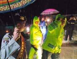 Banjir Rendam Surotrunan, Wakapolres Kebumen Turun Mengecek Lokasi