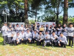 Kepala Sekolah SMPN 1 Legok, Hj. Nuraenun M.Pd, dan Seluruh Jajaran Dewan Guru, Rayakan (HGN & HUT PGRI) Ke 80 Tahun 2025 dengan Prestasi Gemilang