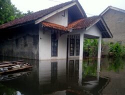 Banjir di Desa Pahonjean, Kecamatan Majenang, Kabupaten Cilacap Ratusan KK Terendam Air.