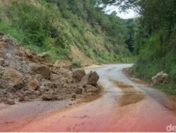 Jalinsum Sipirok–Taput Terputus Total Setelah Longsor, Polisi Ajak Pengendara Gunakan Jalur Alternatif