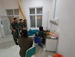 Pererat Tali Silaturahmi Dan Wujud Rasa Empati, Keluarga Besar Koramil 04/Jebres Jenguk Anggota Yang Sakit
