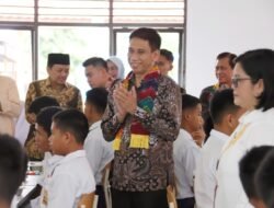 Kunjungi Sekolah Rakyat, Wamendagri Wiyagus Apresiasi Pendidikan Karakter