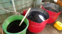 HEBOH! Istri Kepala Desa Sadeng Diduga Kriminalisasi 8 Wartawan Setelah Investigasi Ungkap Dugaan Penyulingan Oli, Emas Ilegal & Pesta Narkoba