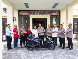 Motor Hilang Saat Sholat Subuh, Pedagang Cilok Terima Bantuan Sepeda Motor dari Kapolres Boyolali