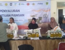 Pemerintah Desa Taman Sari Rumpin Bekerjasama Dengan Pos Giro Salurkan Bantuan Pangan Dengan Sukses