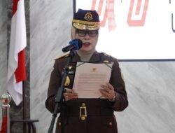 Wakajati Kepri Bertindak Selaku Inspektur Upacara Hari Bela Negara ke-77 Tahun 2025 di Kejati Kepri