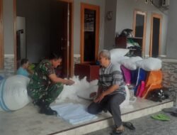 Sambangi Pelaku UMKM, Babinsa Gandekan Berikan Motivasi Dan Semangat Kerja, Tingkatkan Hasil Produksi