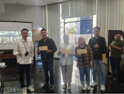 BRI Hayam Wuruk Berikan Reward atas Pencapaian Referral Fee Based Income BRILife