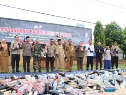 Polres Kebumen Musnahkan 1.717 Botol Miras Jelang Tahun Baru