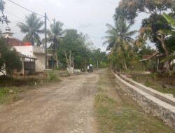 Masyarakat Desa Bulupayung Kecamatan Patimuan Cilacap Keluhkan Kurangnya Perhatian Peningkatan Jalan