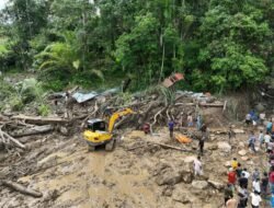 Pembukaan Akses Jalan untuk Memperlancar Distribusi Bantuan kepada Warga Terdampak di Sumatera Barat