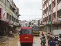 Kepala BNPB Terjun Langsung ke Aceh Tamiang, Pastikan Bantuan Sampai Hingga ke Masyarakat