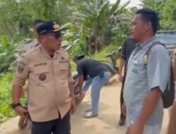 Bupati Tapteng Kunjungi Pengungsi Korban Banjir di Sipange