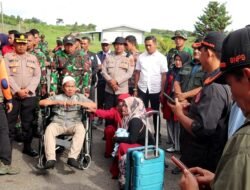 Langkah Cepat Penuh Empati: Kepala BNPB Bantu Evakuasi Pasien dalam Kondisi Darurat Lewat Jalur Udara