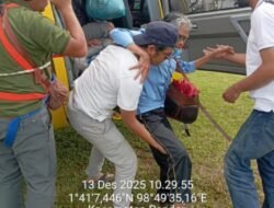 Plt Kadis Kesehatan : Empat Warga Terisolir Kembali Dirujuk Berobat ke RSUD Pandan Gunakan Helikopter BNPB