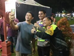 Cara Unik Polisi Hangatkan Pengamanan Malam Tahun Baru 2026 di Jepara