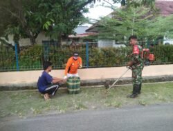 Babinsa Banjarsari Bersama Tim Saberling Dan Warga Bergotong Royong Laksanakan Pembersihan Lingkungan